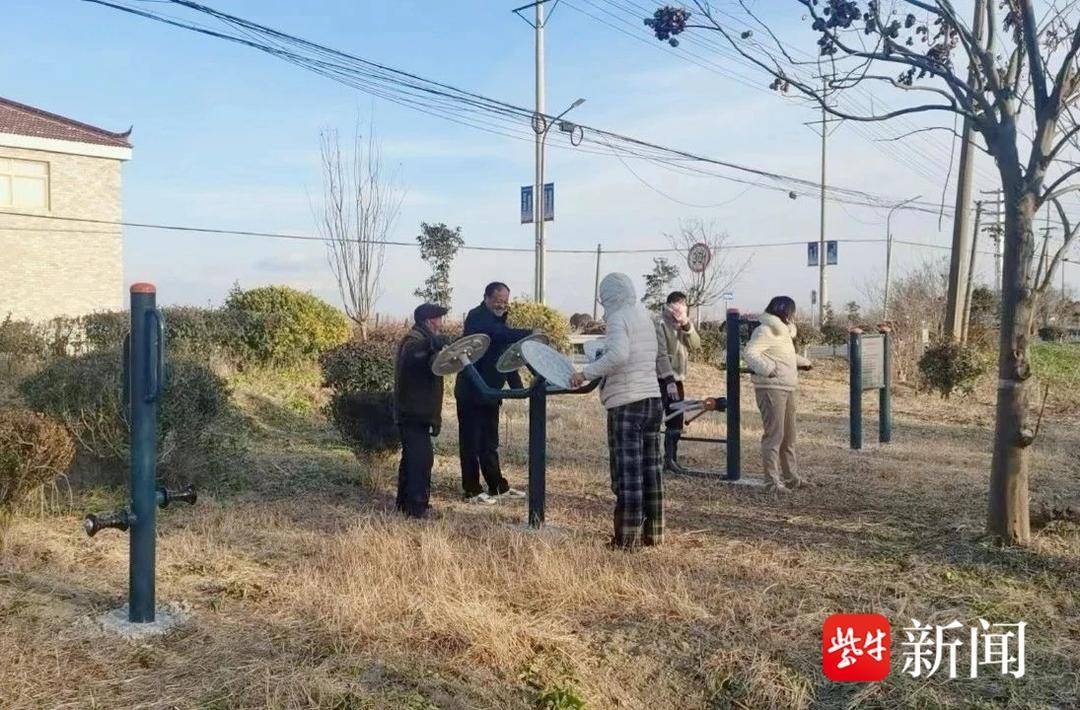 東臺(tái)市弶港鎮(zhèn)傾心為民辦實(shí)事 增添健身器材暖人心:健身器材
