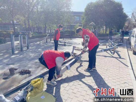 山西新絳增設(shè)健身器材 讓民眾“近”享健身快樂:健身器材
