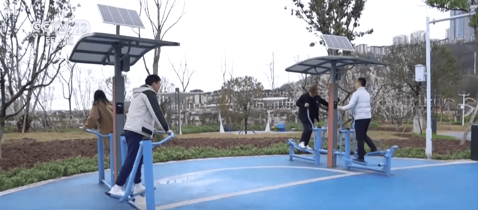 AI+體育公園，未來(lái)感拉滿！智能健身器材讓群眾運(yùn)動(dòng)增添“科技范兒”:健身器材
