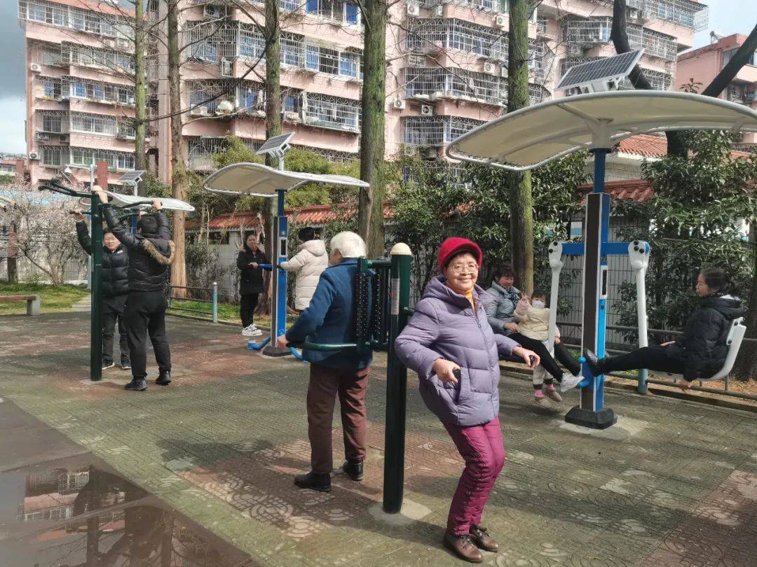 這個平臺再發(fā)力<strong></p>
<p>健身器材
</strong>，社區(qū)健身器材“煥新”:健身器材

