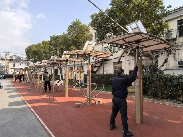 科技感十足<strong></p>
<p>健身器材
</strong>！葉榭鎮(zhèn)這里的智能健身器材“上崗”:健身器材
