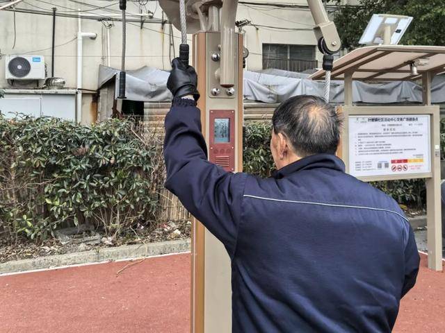 科技感十足<strong></p>
<p>健身器材
</strong>！葉榭鎮(zhèn)這里的智能健身器材“上崗”:健身器材
